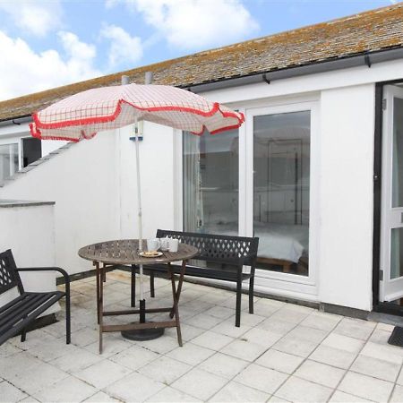 48 St Nicholas Court St Ives  Exterior photo