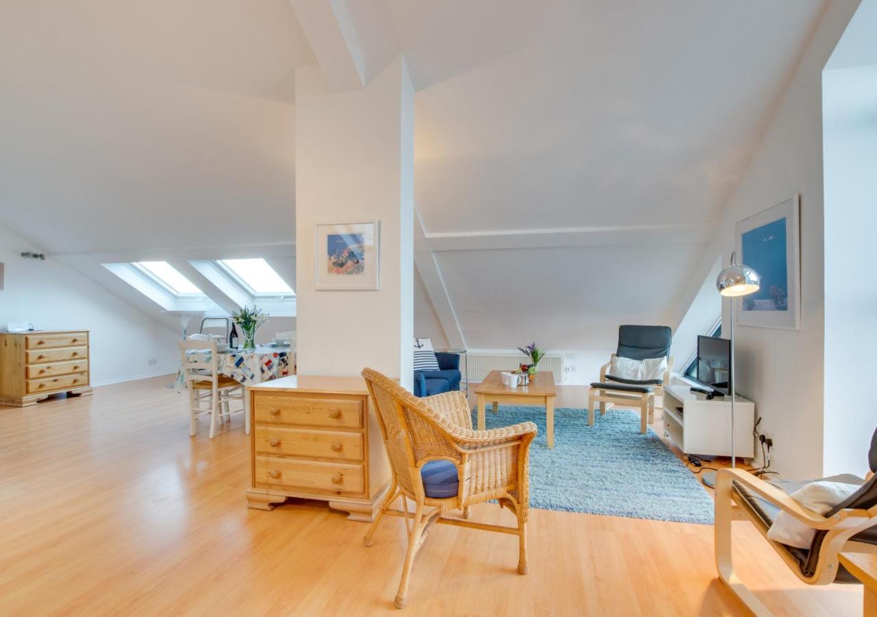 48 St Nicholas Court St Ives  Exterior photo